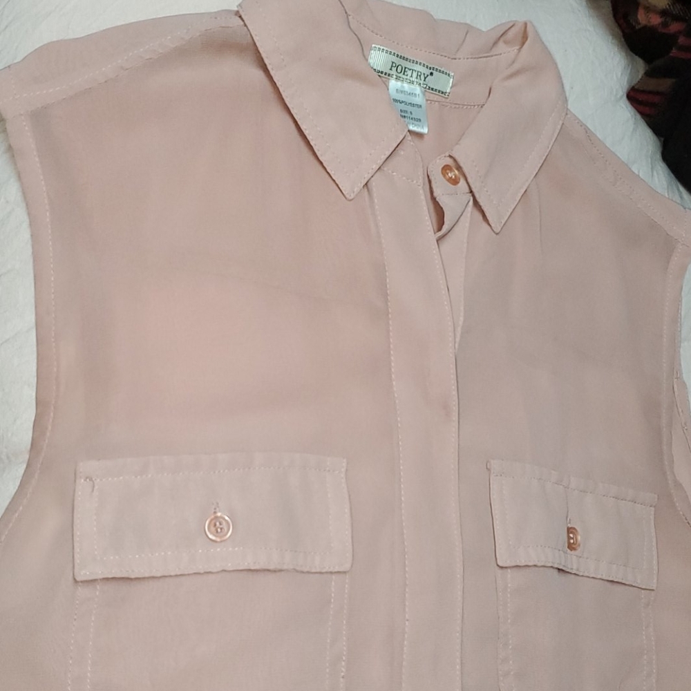 Sleeveless blouse